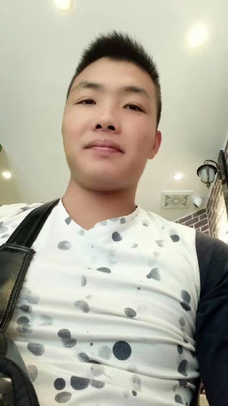 吃生蚝的小乖乖的第一张照片--广西中老年相亲网
