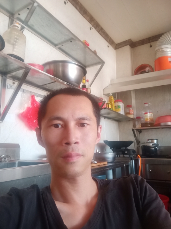 生活还在继续的第一张照片--广西中老年相亲网