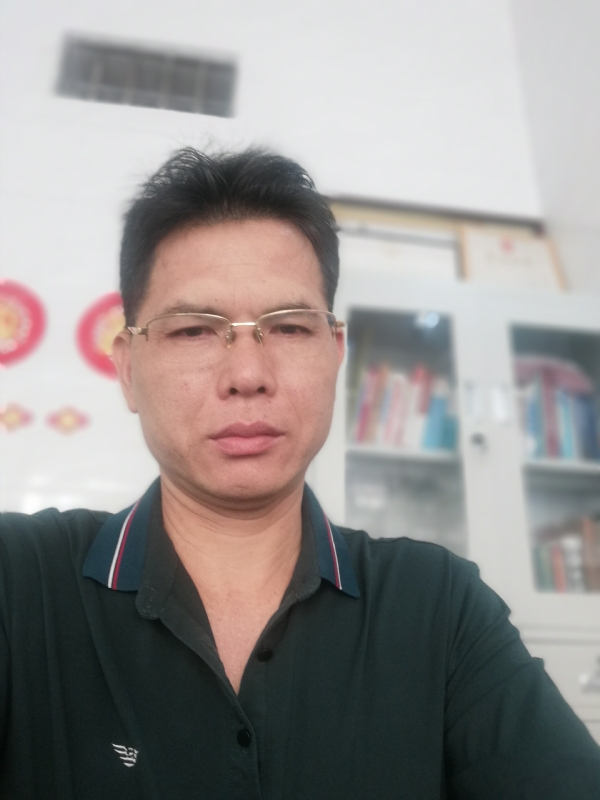 后视镜的第一张照片--广西中老年相亲网